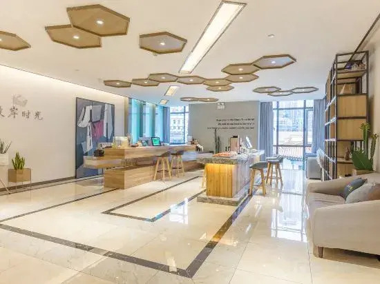 Cheezo High altitude river view Hotel ( Jiefangbei hongyadong store)