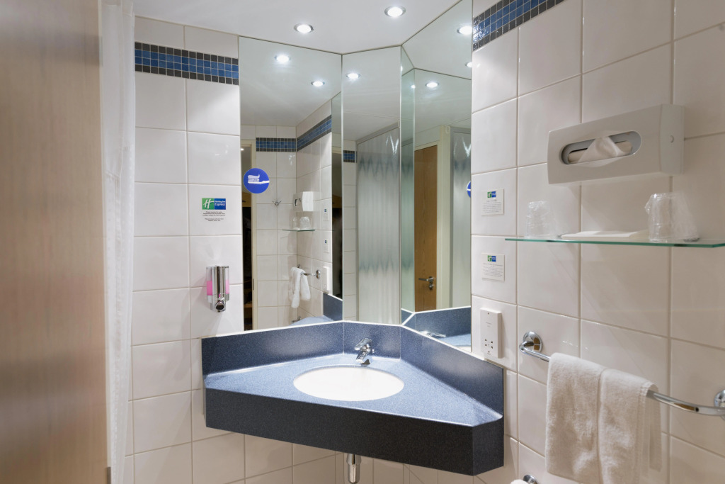 Holiday Inn Express Portsmouth Gunwharf Quays by IHG