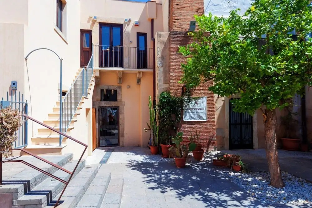 Valuk-Piazza Duomo Charming Apartment