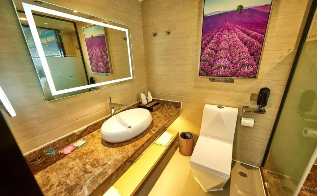 Lavande Hotel Haining Leather City Yintai