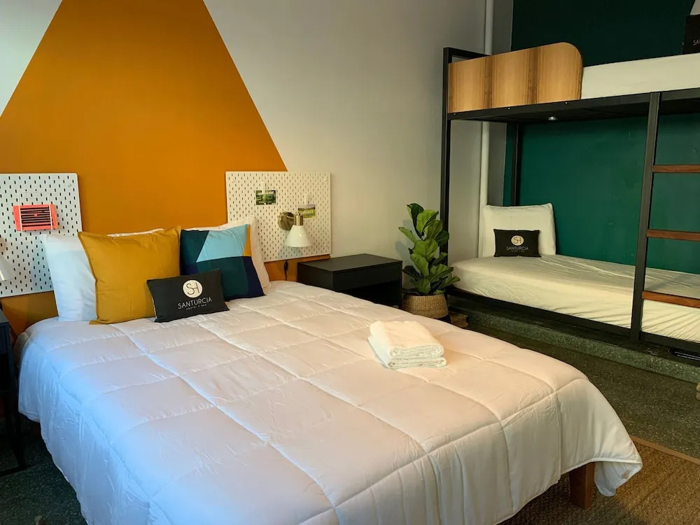 Santurcia Hostel & Bar
