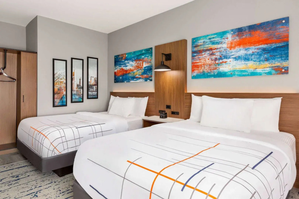 La Quinta Inn & Suites by Wyndham Mount Laurel Moorestown