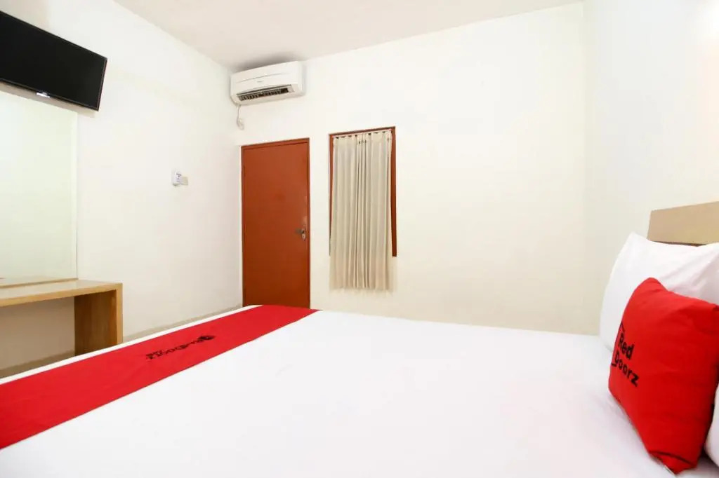 RedDoorz at Hotel Raditia Graha Yogyakarta
