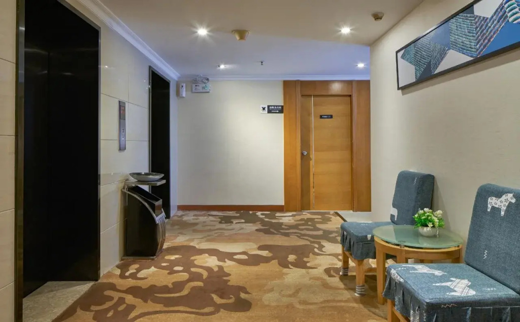 Yingshang Jinyi Hotel (Dade Road Branch)
