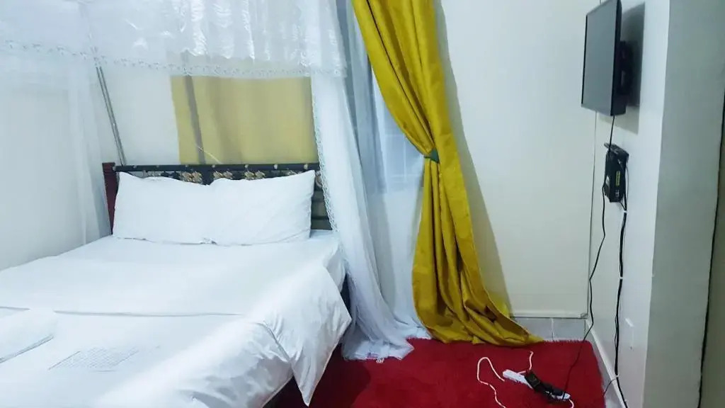 VicLux Studio, Harlequins hotel Suites woodley, Ngong road
