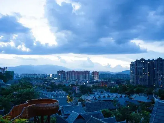 Xishuangbanna Jinghong Suyin Banshan Panoramic Villa B&B