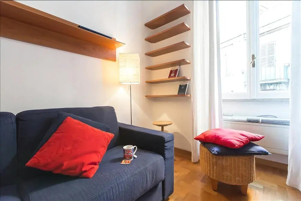Bright and quiet Halldis apartment with small balcony