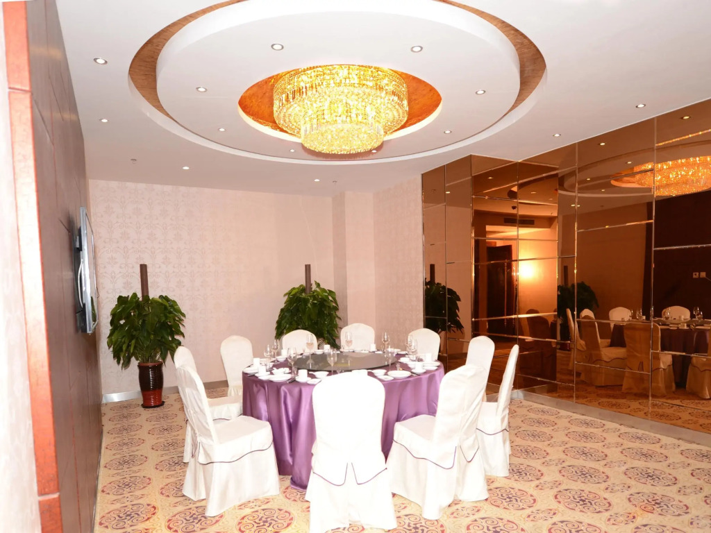 Fuyong Yulong Hotel