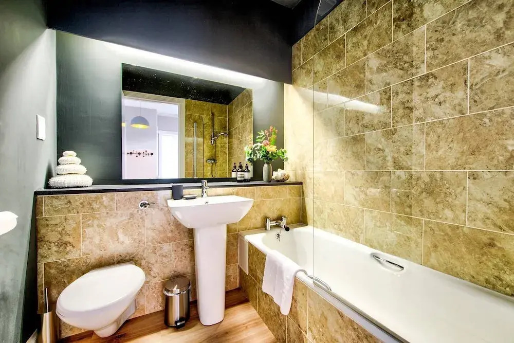 Ainslie Place Luxury Apt In Heart Of The City