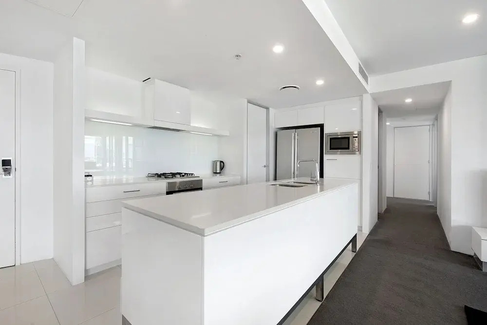 Private 3 Bed Ocean View Q Surfers Paradise