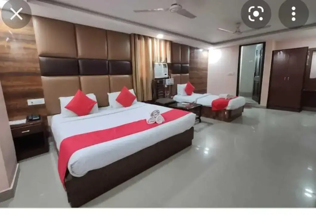 OYO 91117 Hotel L M Suite