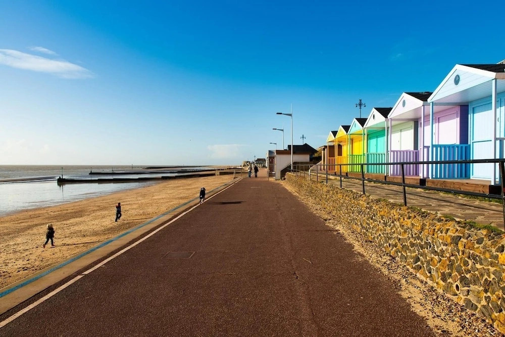 Stunning 3-bed Caravan in Clacton-on-sea