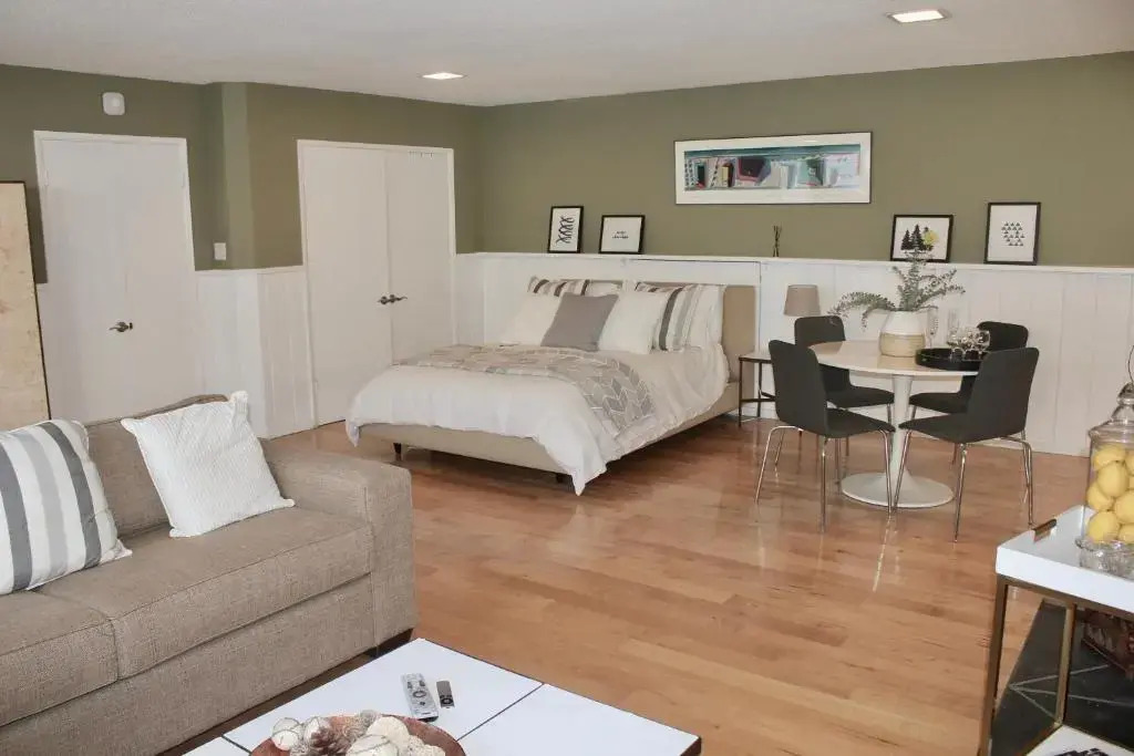 Private Guest Suite in West Los Angeles