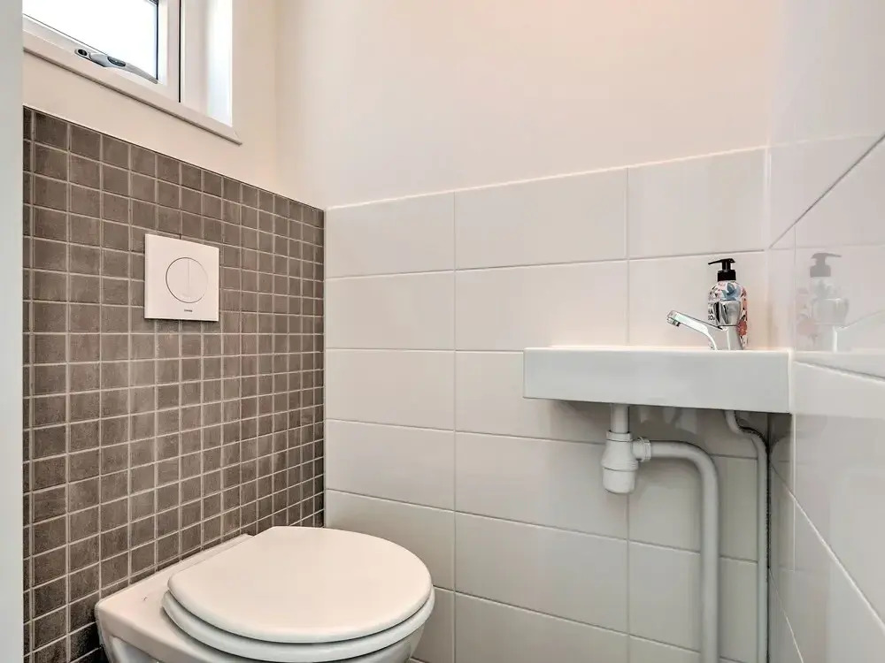Beautiful Bungalow with Hot Tub in Kaatsheuvel
