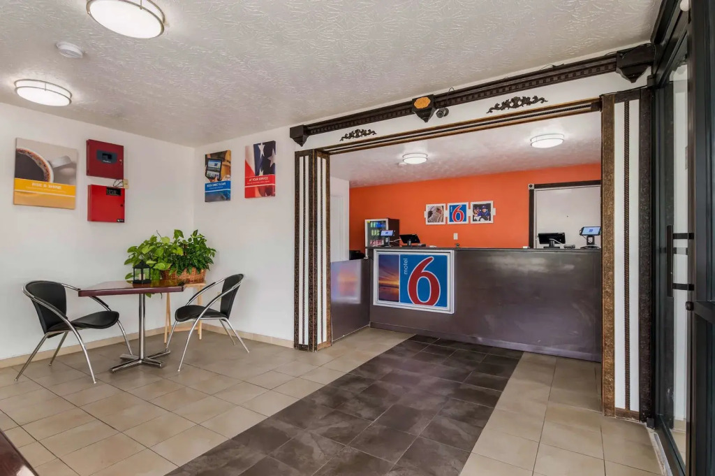 Motel 6-Attalla, AL