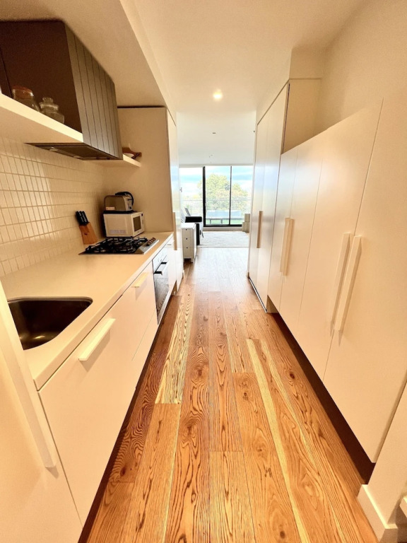 Readyset Apartment on Emerald