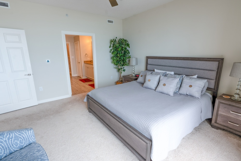 705 Margate, 3 bedroom ocean front condo 3 Condo