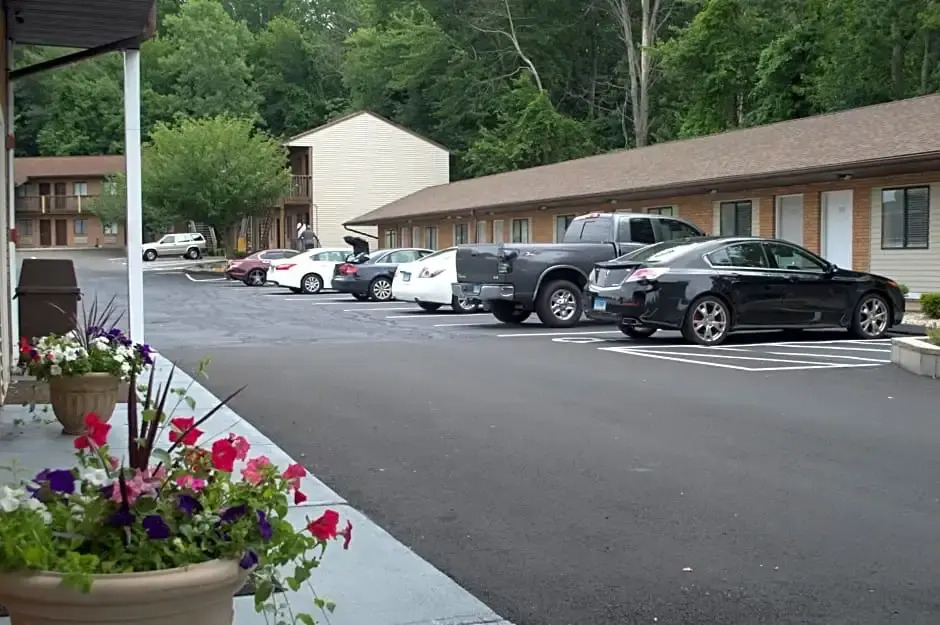 Carrier Motor Lodge