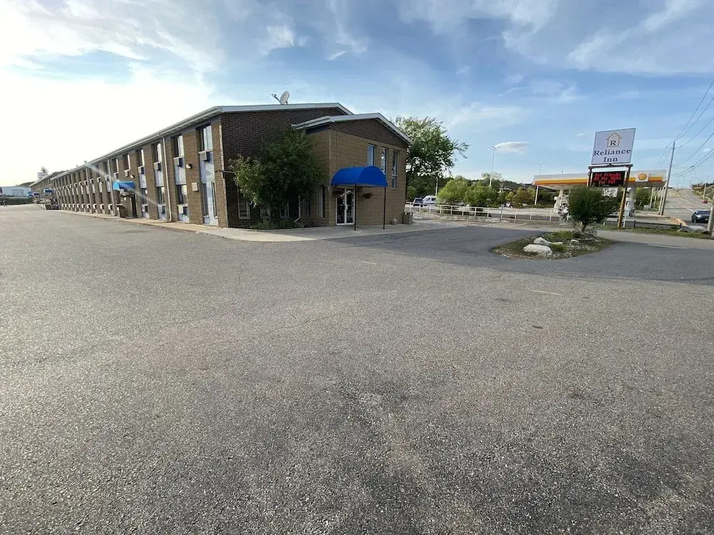 DAYS INN WAUSAU/NORTH/I-52 (Motel 6 Wausau)