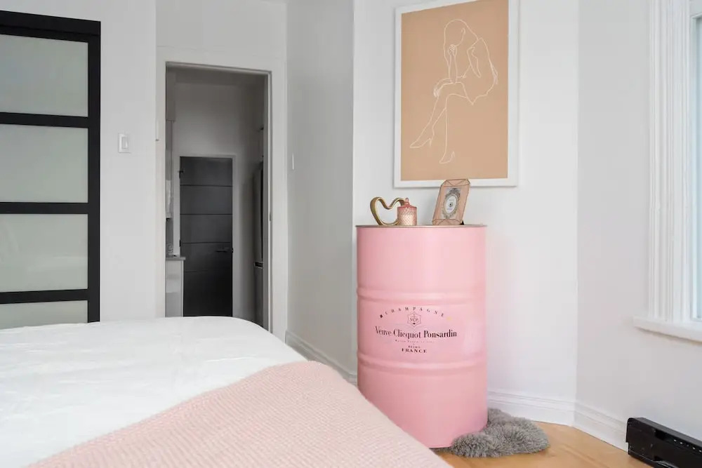 Downtown Luxe - Parking, Metro, King Bed, Sleeps 6