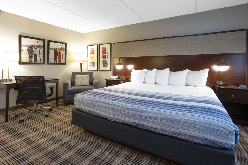 AmericInn by Wyndham Madison South