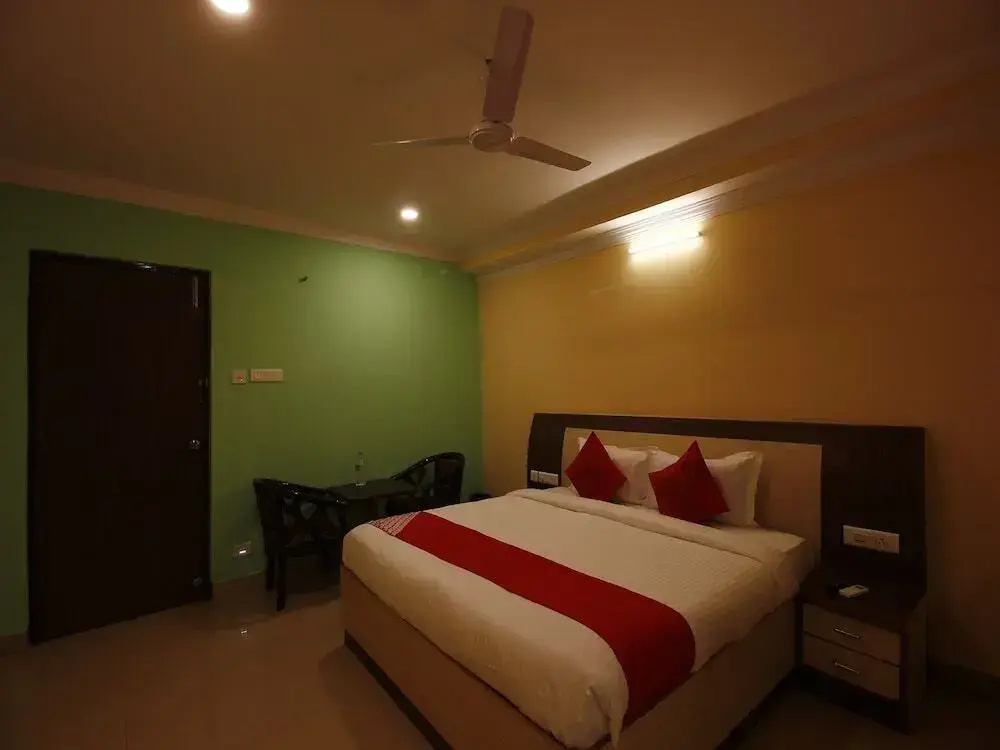 Sri Sai Regency by OYO Rooms