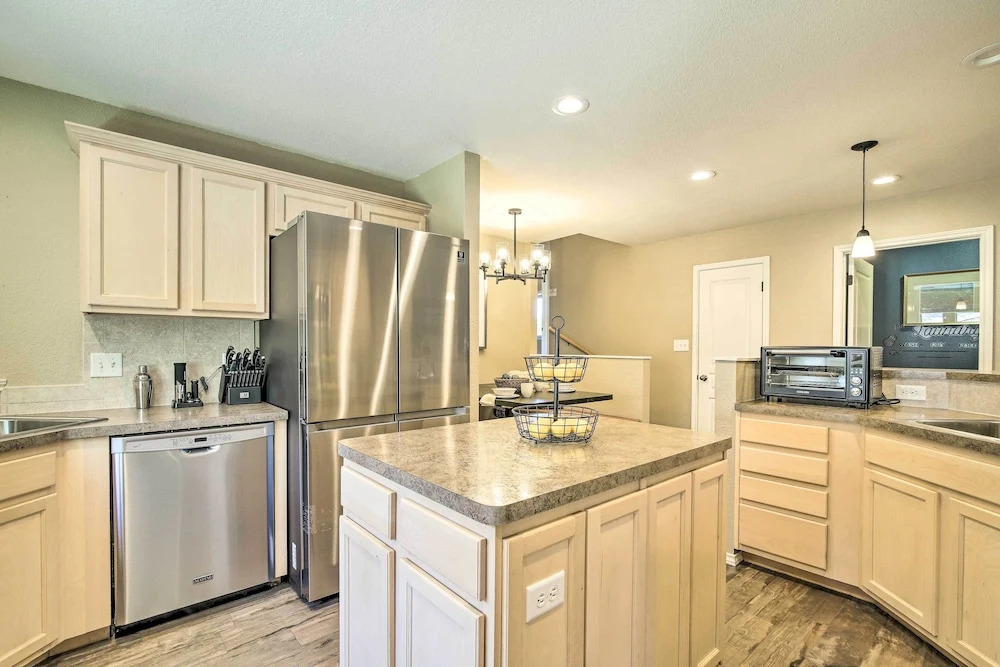 Updated Retreat With Game Room & Boat Ramp Access!