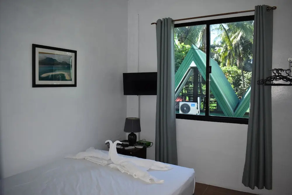 Seaside travelers Inn by Camiguin Island Home