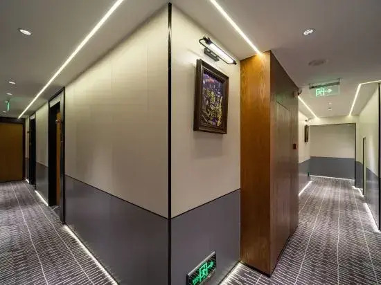 Super 8  Hotel Premier(Beijing Wangfujing Street Jinyu Hutong Subway Station)