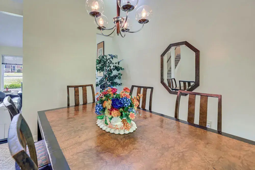 Morehead City Home ~ Walk to Beach Park!