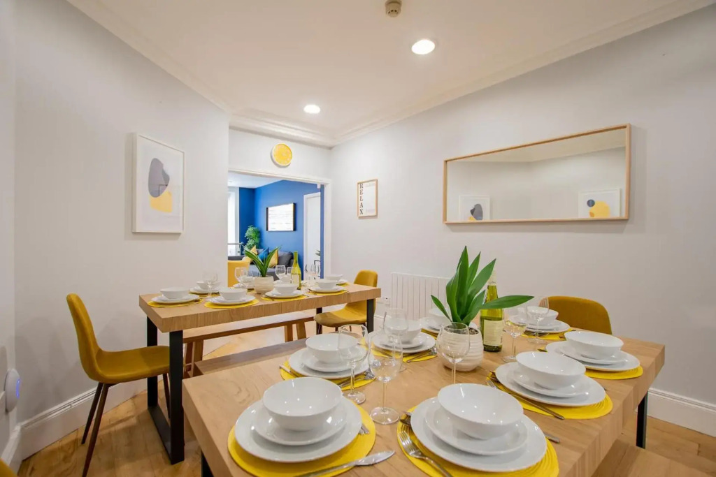 Dublin City Center, 15 Beds, Sleeps 18