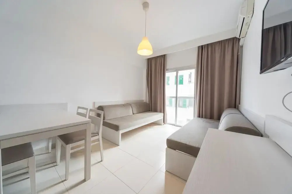 Apartamentos Embat