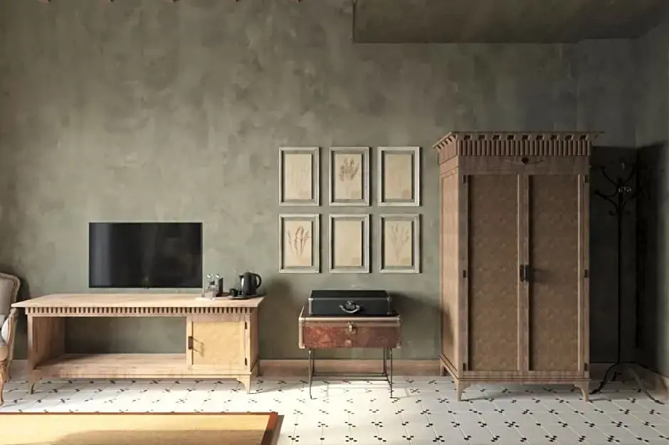 The Remote Hotel