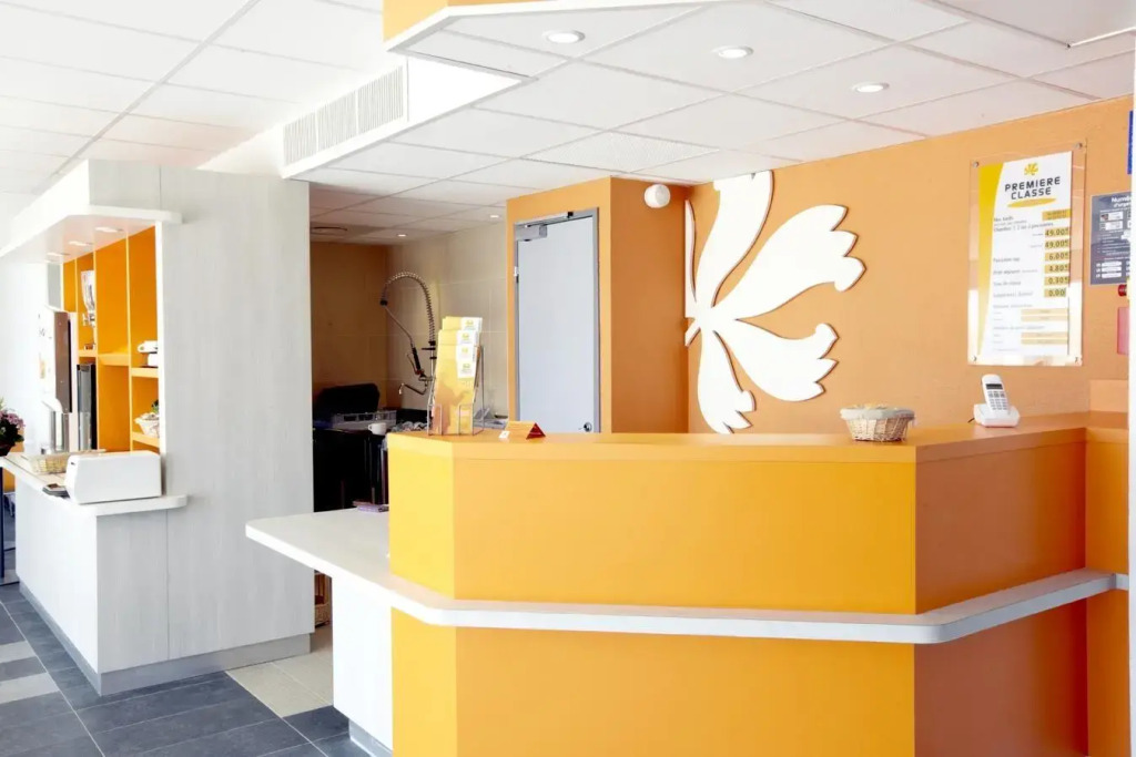 Hotel HubOne3 Istres