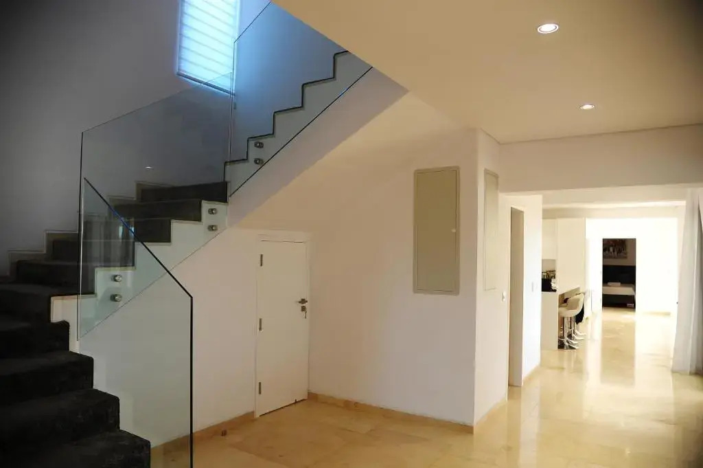 Holiday 6 Bedroom Luxury Villa