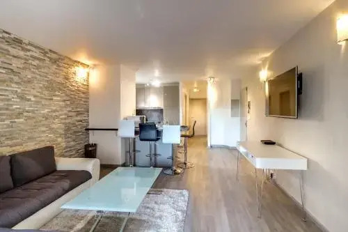 IMMOGROOM - 1 BR - Renovated - Wifi - Close to everything