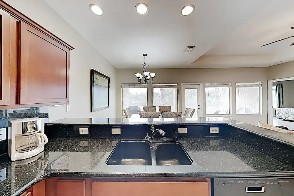 Lovely Laguna Vista Getaway W/ Pools & Tennis 2 Bedroom Home