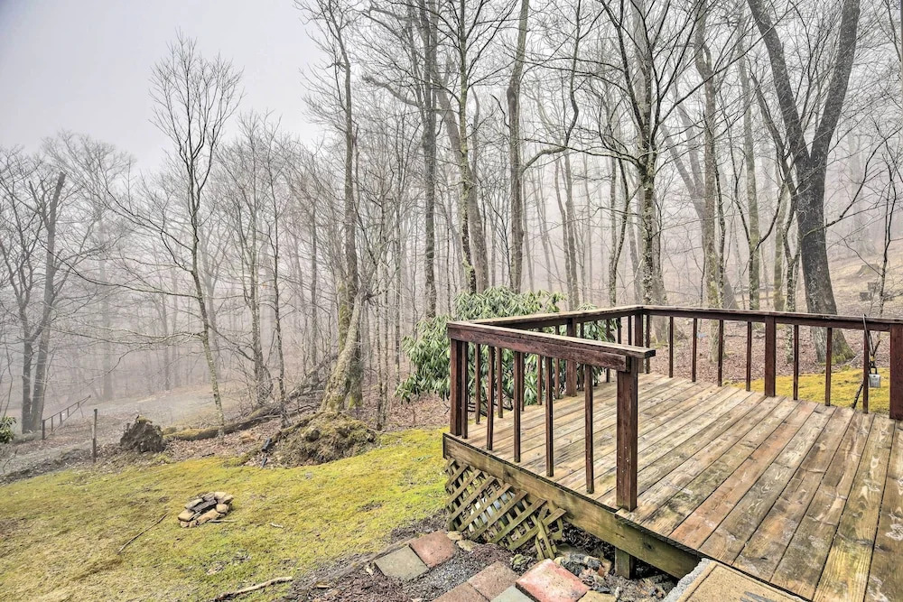 Deck & Grill: Modern Sugar Mtn Escape!