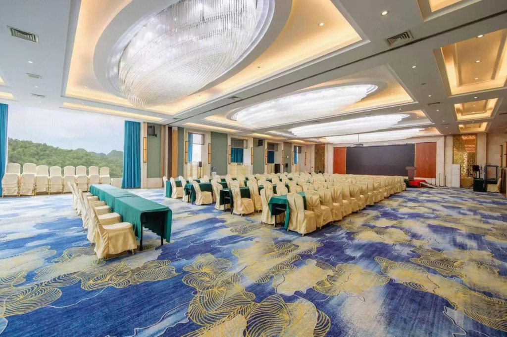 Yixing Eastluus Hotel