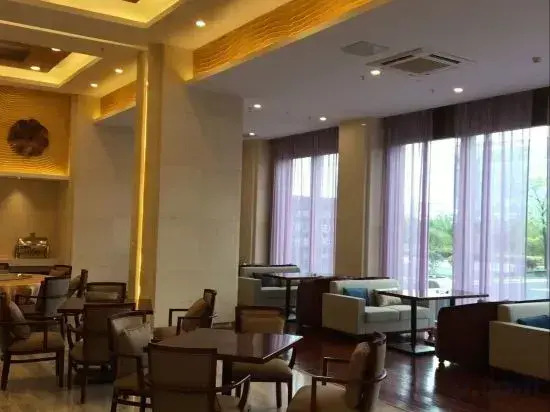 Saint Heaven & Earth Travel Residence (Huangshan North High-speed Railway Station)