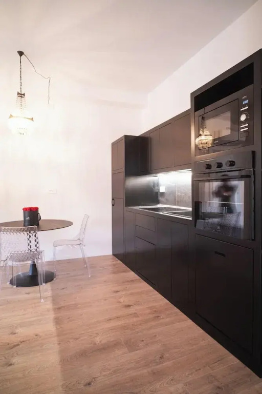 New Elegance Suites Guesthouse