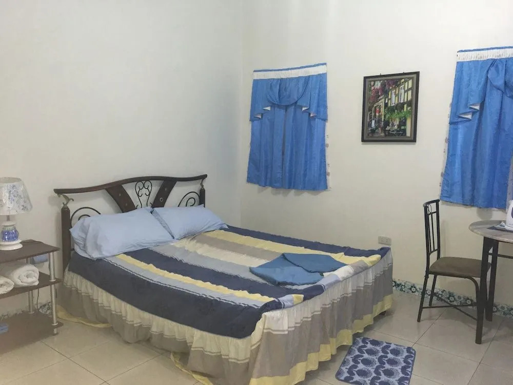 Blue Summer Suites & Restaurant