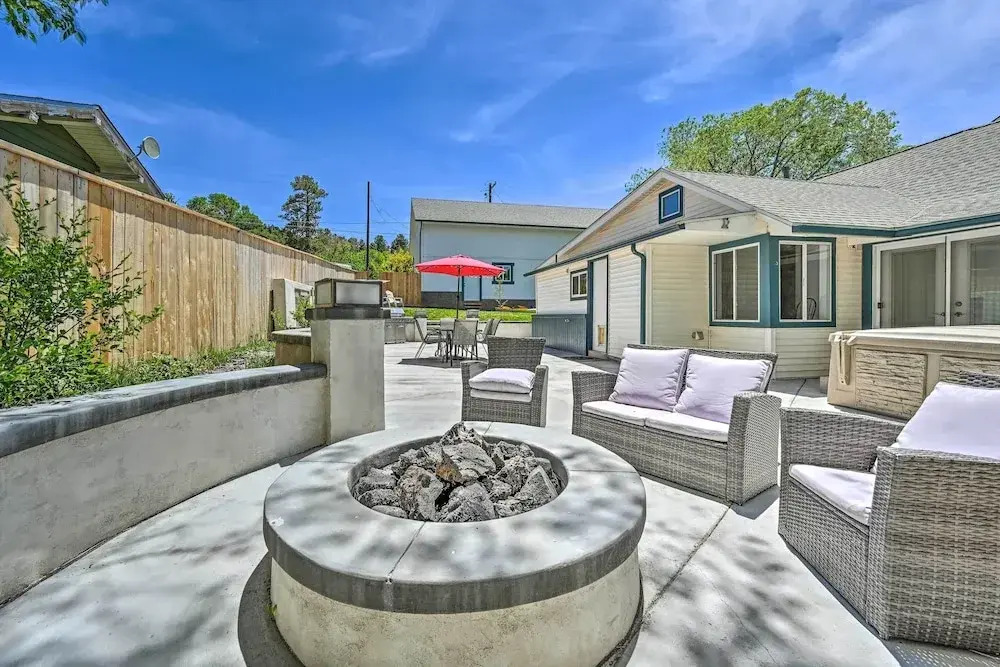 Stylish Basecamp 6850' Near Downtown Williams!