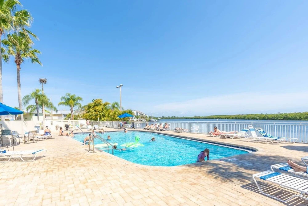 506 Little Harbor Inn
