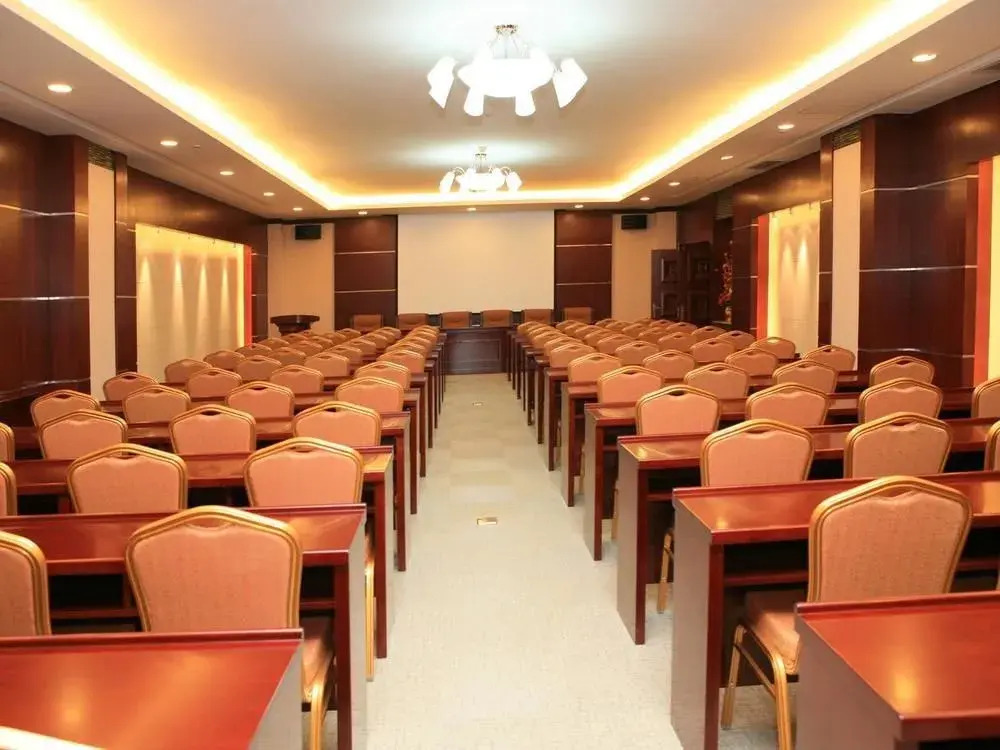 White Clouds Hotel - Dalian