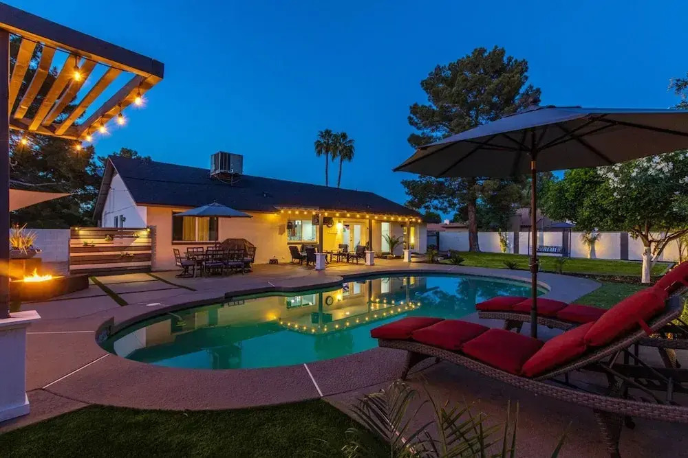 Kings Lux Escape Free Htd Pool Cabana BBQ Firepit