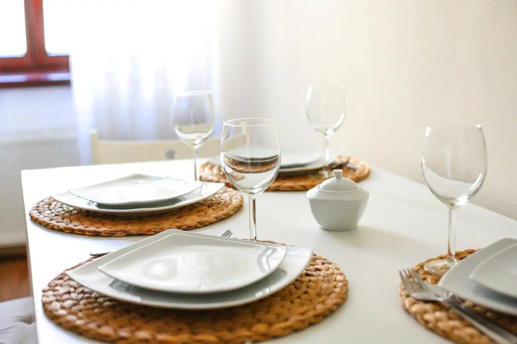 FriendHouse Apartments – Old City