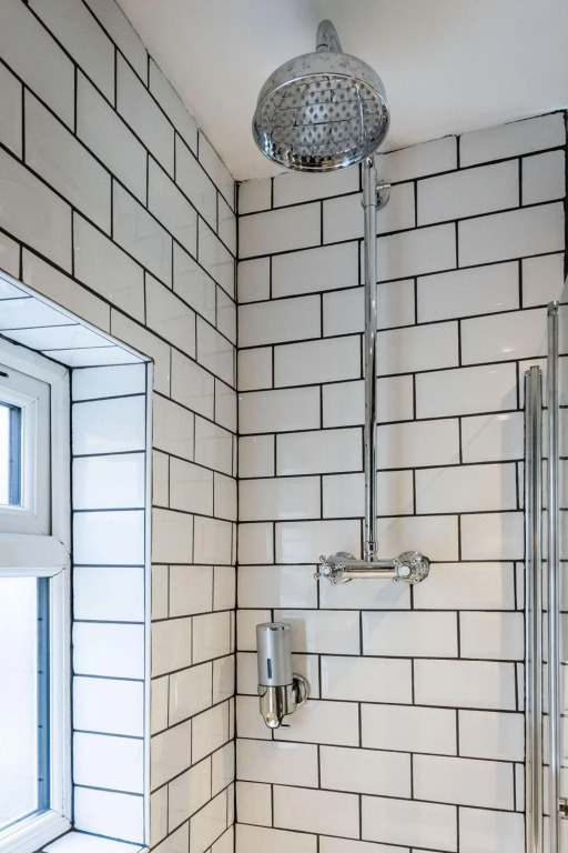 3 BEDROOM EDINBURGH VICTORIAN APARTMENT-6 Beds-Free Street Parking