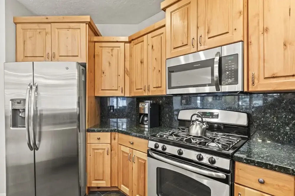 Town Pointe C101 3 Bedroom Condo by RedAwning