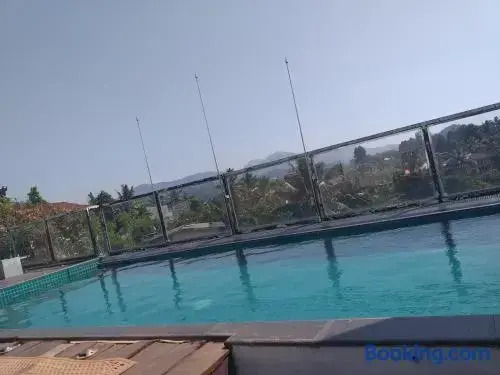 OYO 557 De Mansion